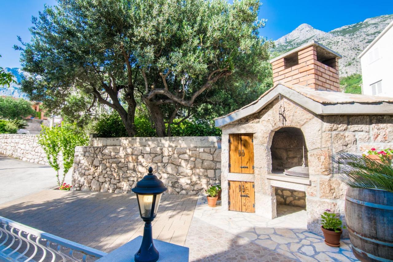 Apartment Iva With Sea View Makarska Exterior photo