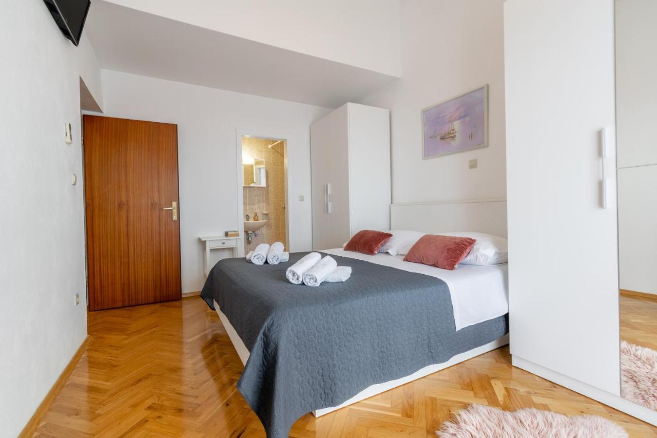 Apartment Iva With Sea View Makarska Exterior photo